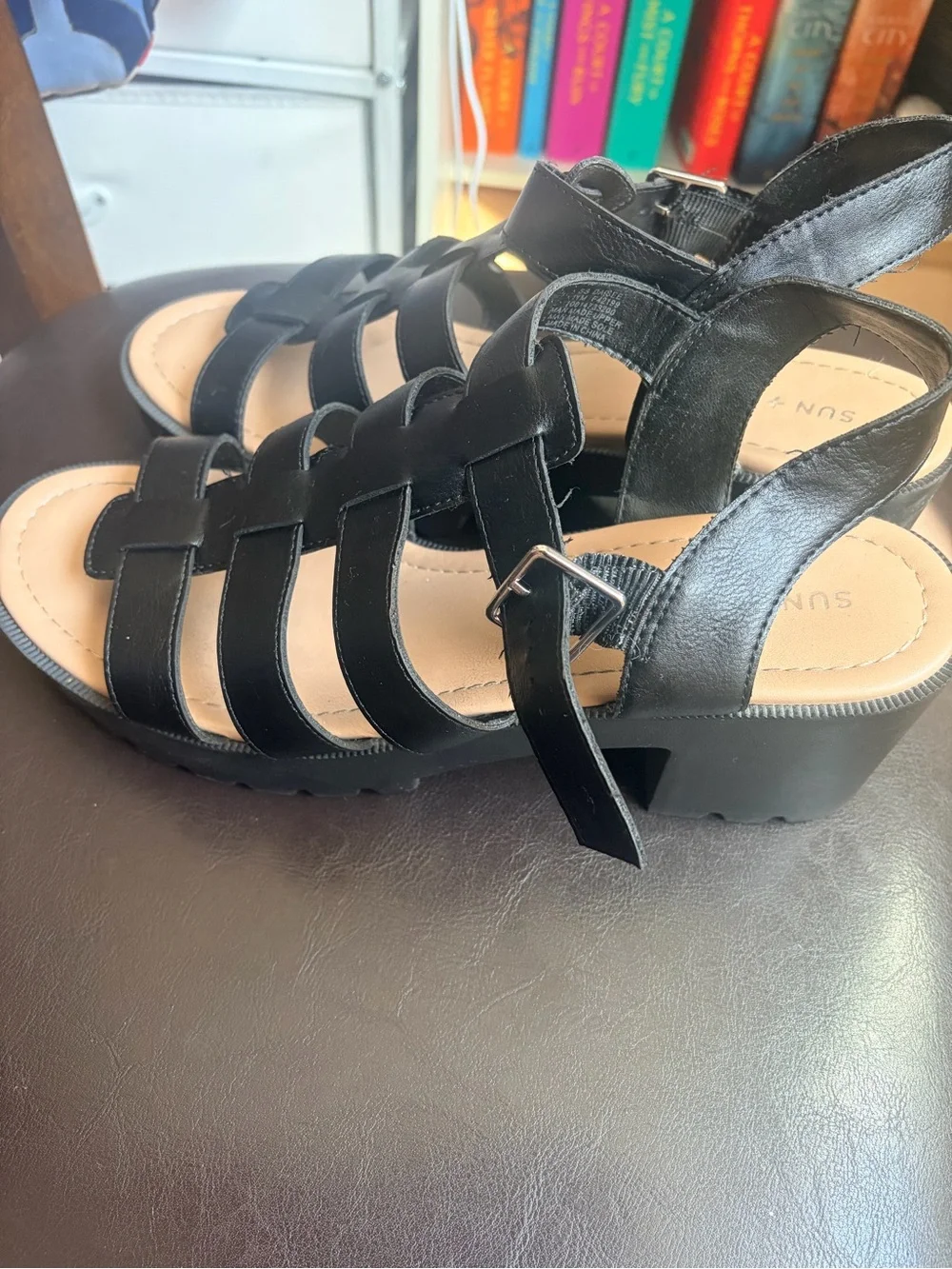 Aun Stone Black Strappy Women's Sandals - size 11